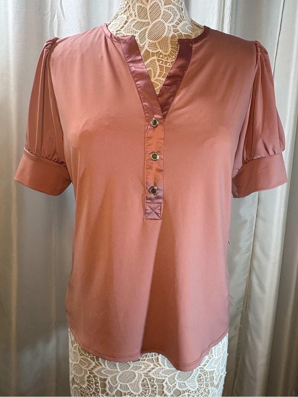 Carmen Marc Valvo Rose Satin-Trim Short Sleeve Blouse